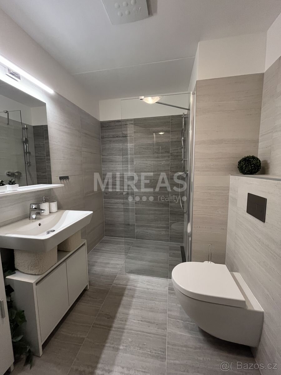 Liberec III- Jeřáb, pronájem ateliéru/bytu 2+kk, 48 m2, okr. - 4