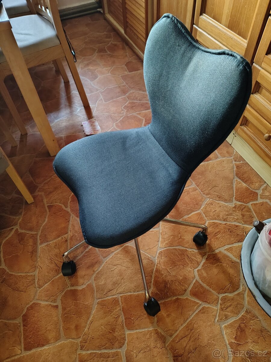 Dětská otočná židle k psacímu stolu - 4