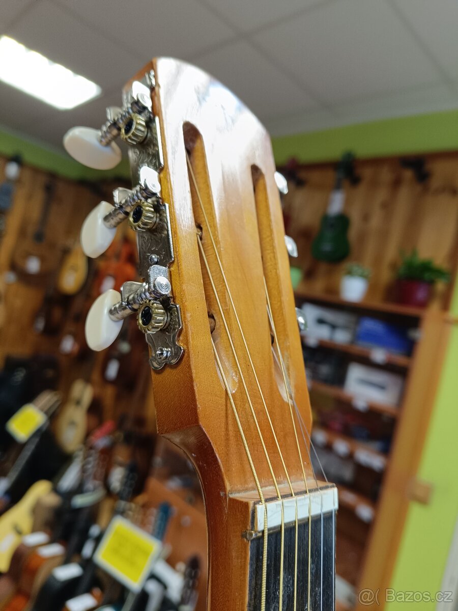 Nabízím starou bulharskou akustickou kytaru - Kyjov - 4