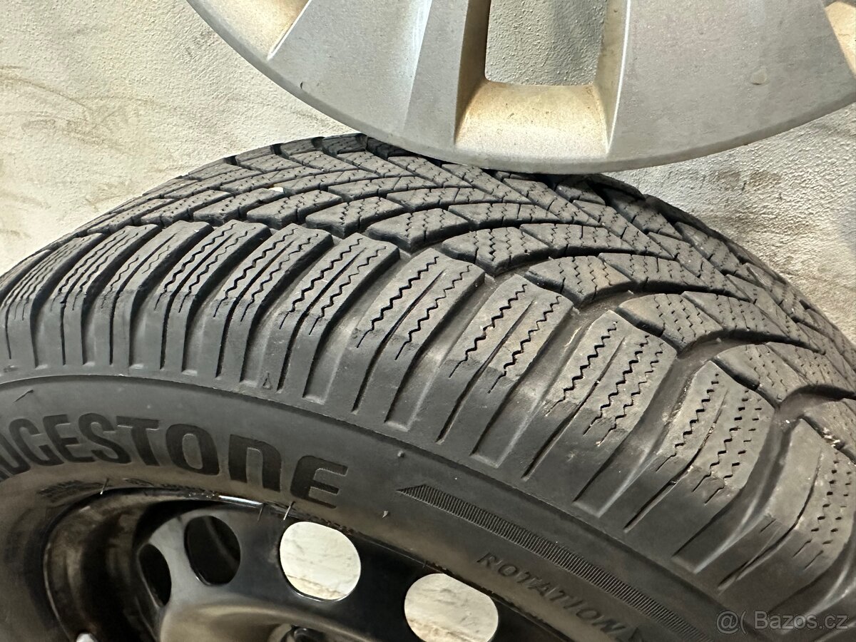 Zimní kompletní plechová kola Karoq 215/60 R16 - 4
