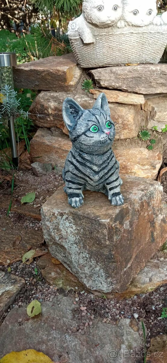 Zahradní dekorace- Sedící kotě 3 - 4