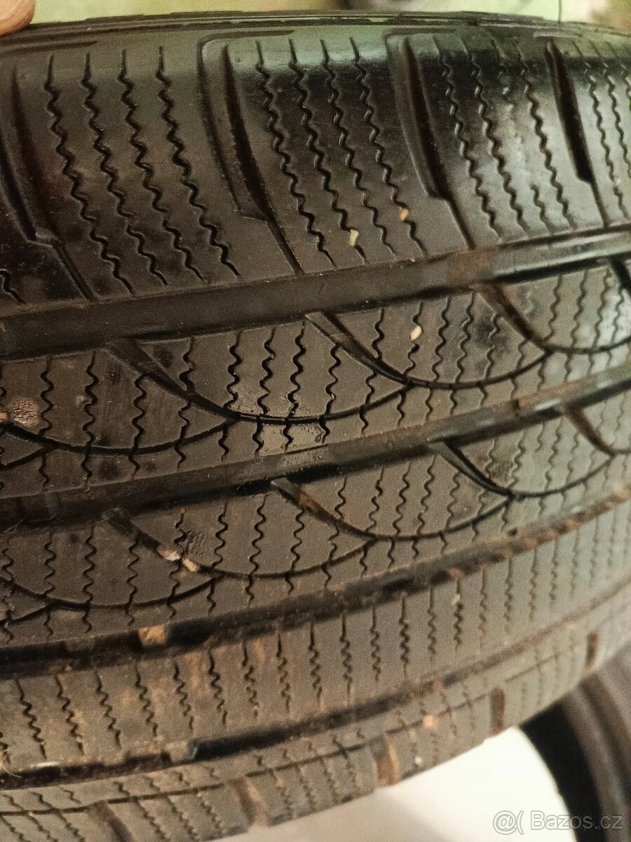 225/45 R18 zimni pneu - 4