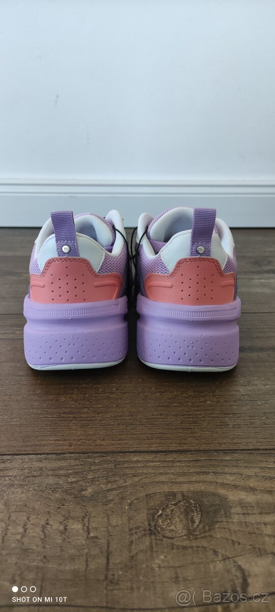 Nová sportovní obuv - Medicine - 4