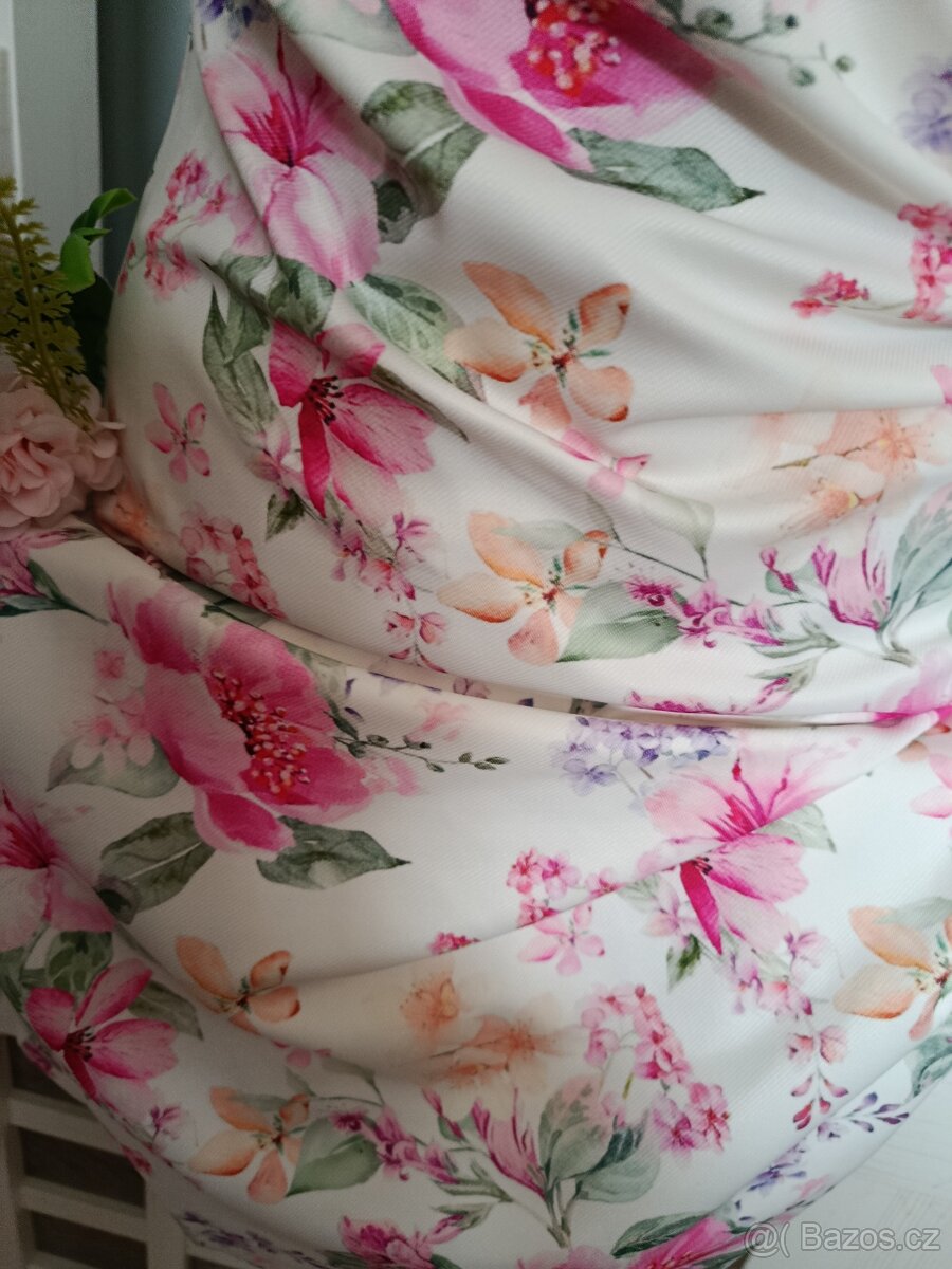 KVĚTINOVÉ ŠATY - 4