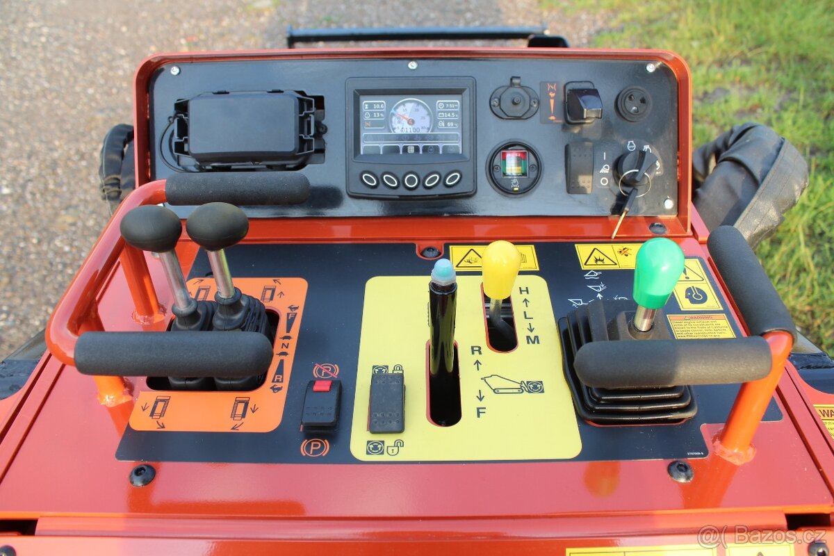 Prodej nakladač Ditch Witch SK1750 - 4