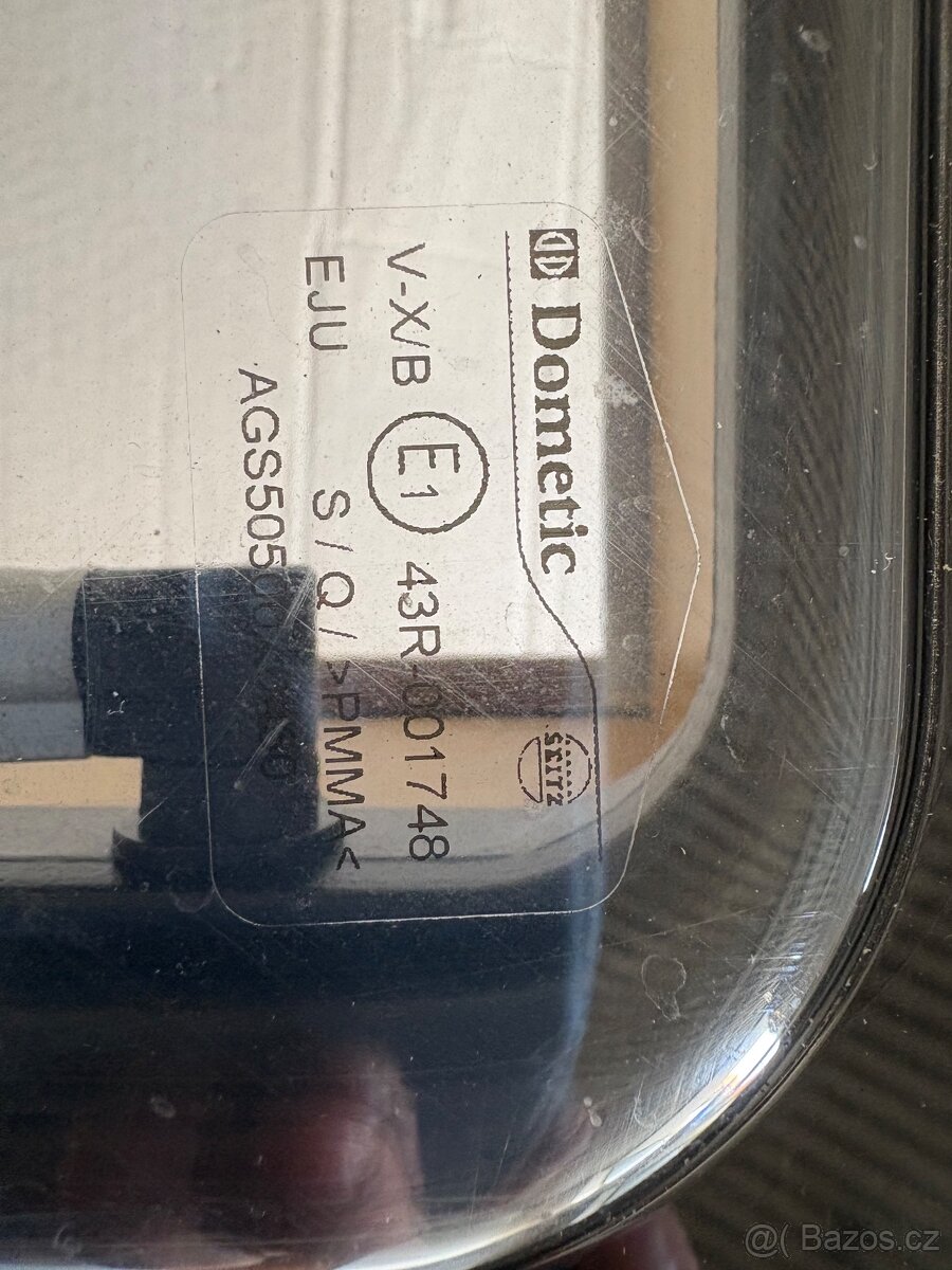 Prodám okna Dometic - 4