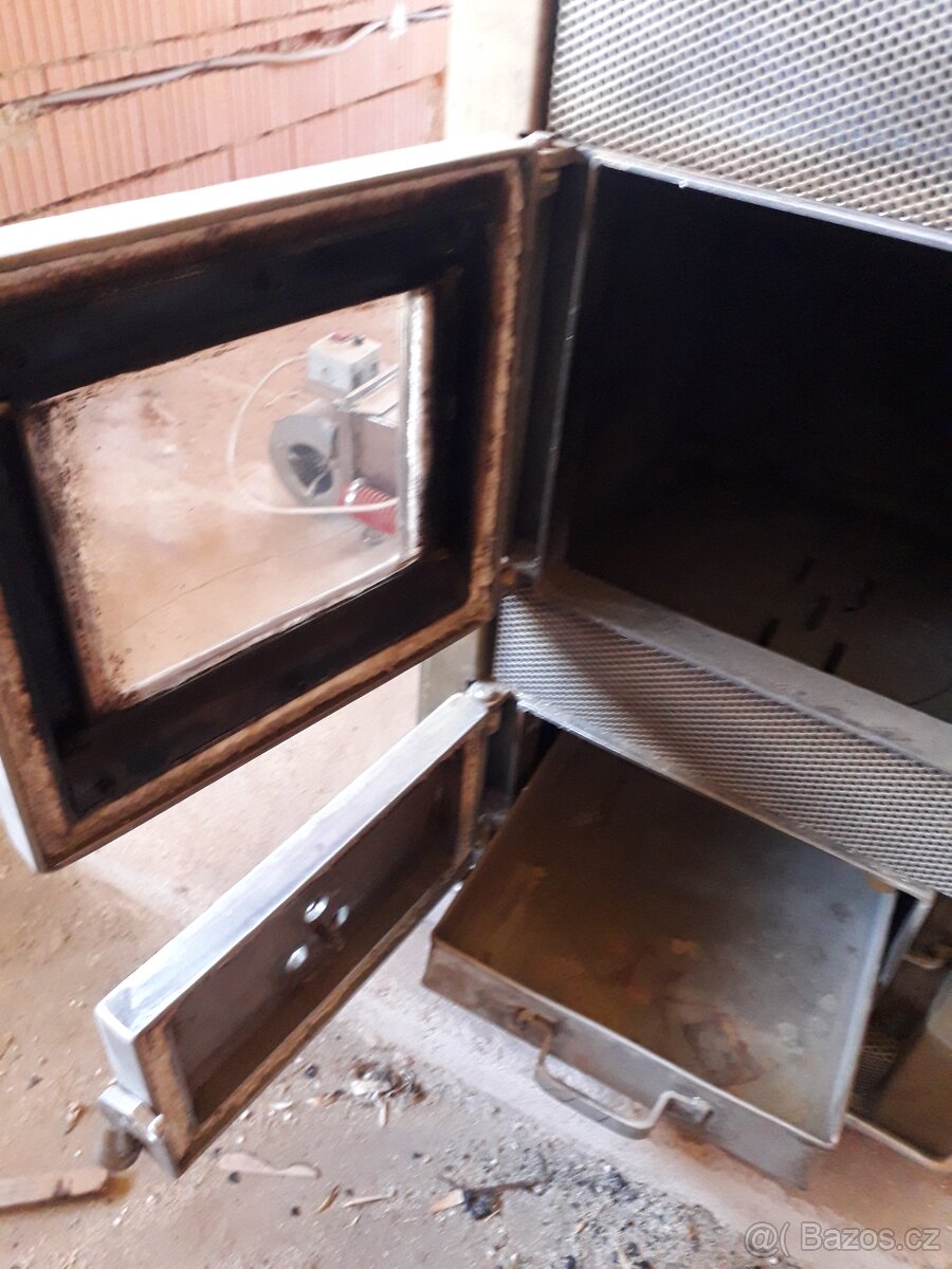 NEREZOVÁ KRBOVÁ KAMNA SE VZDUCHOVÝM VÝMĚNÍKEM - 4