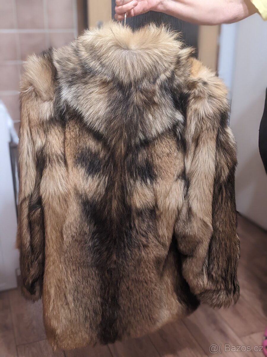 Zimní dámský kabát z kožichu polárního psa - 4