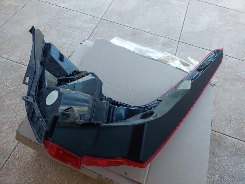 Volvo XC60 II pravé zadní světlo OE č. 31689690, 31689337 - 4