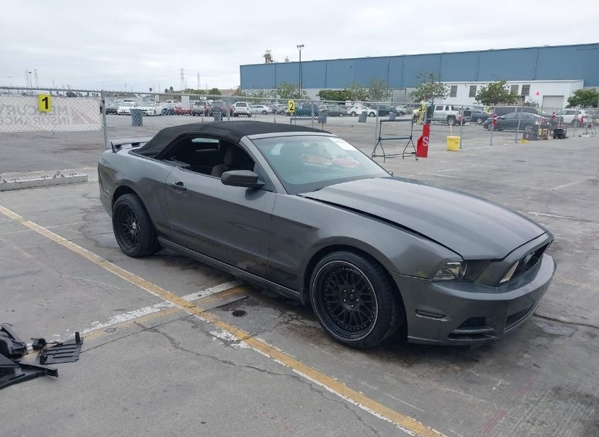 Ford Mustang 2013-2014 - 4