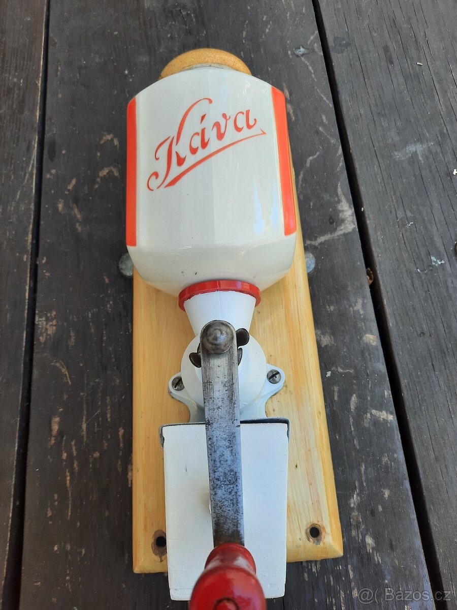 Nástěnný mlýnek na kávu - 4