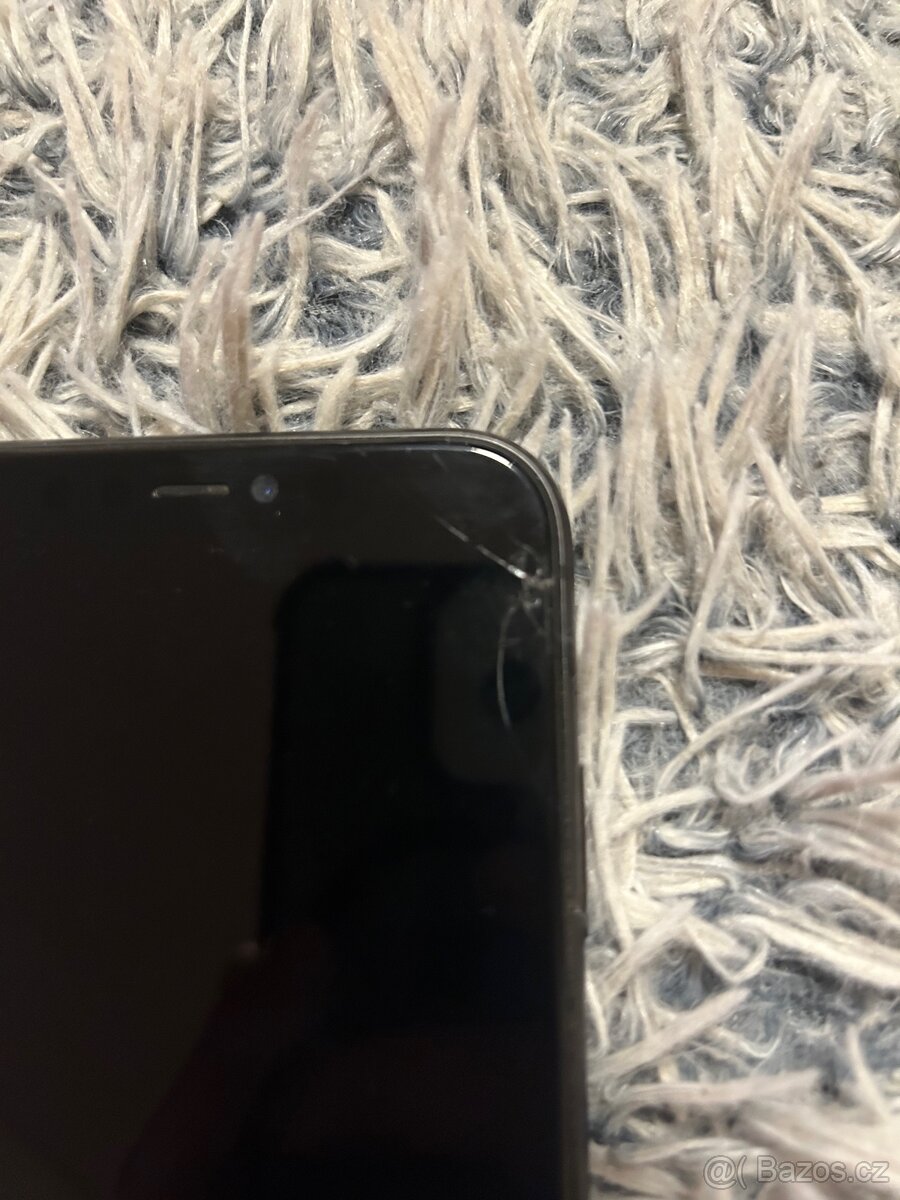 Prodám IPhone 11 64gb black - 4