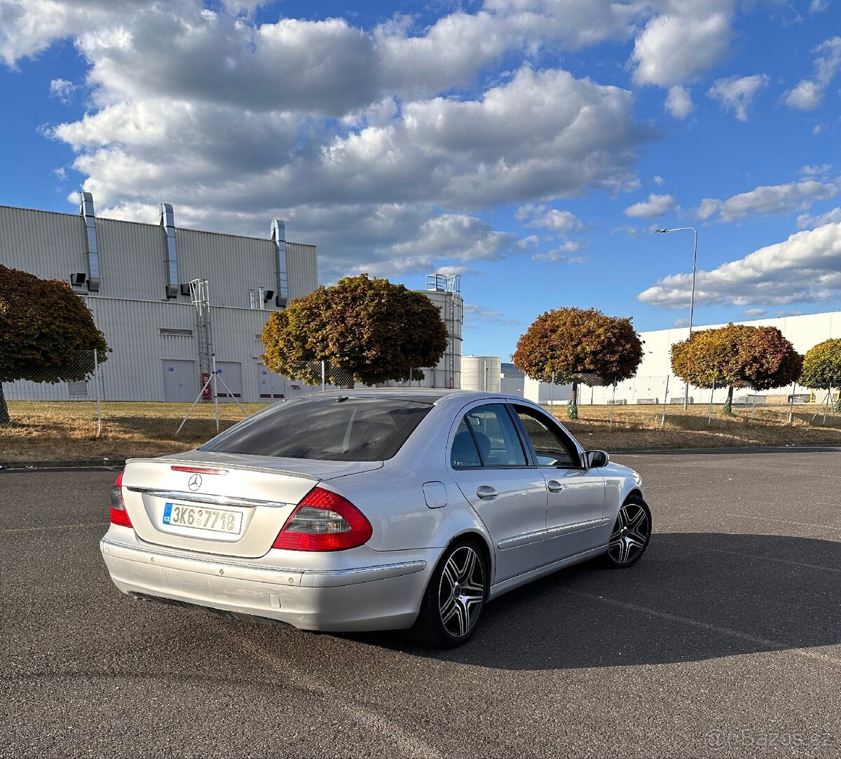 Mercedes Benz W211 - 4