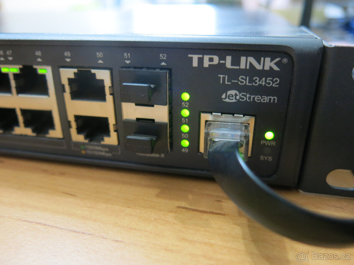 prodám plně řiditelný switch TP-Link SL3452 gui/CLI 52 portů - 4