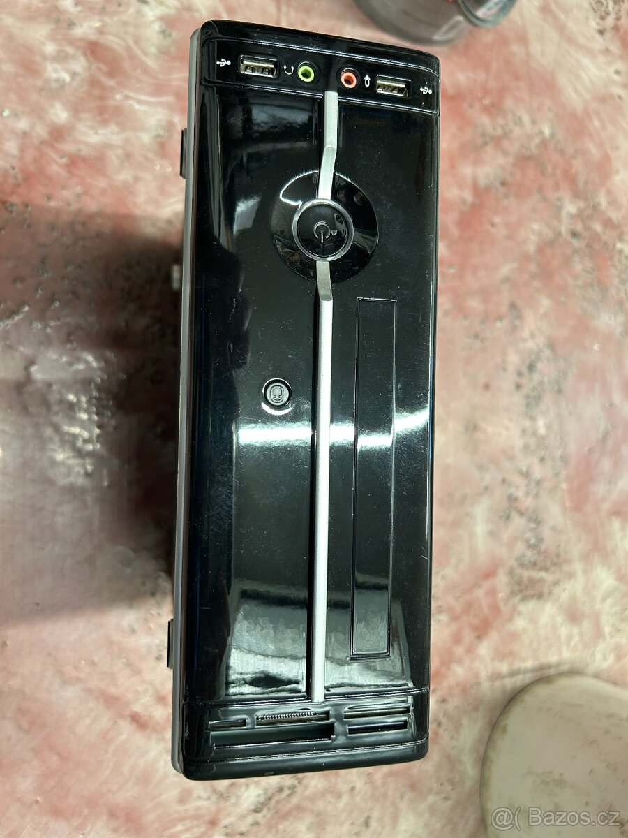 prodám skříň mini ITX - 4