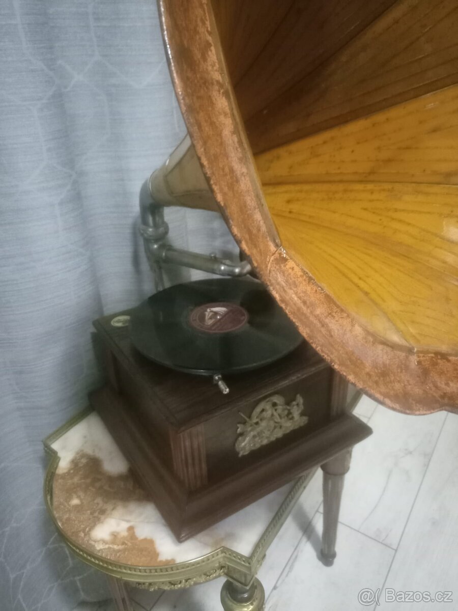 Gramofon s troubou - 4