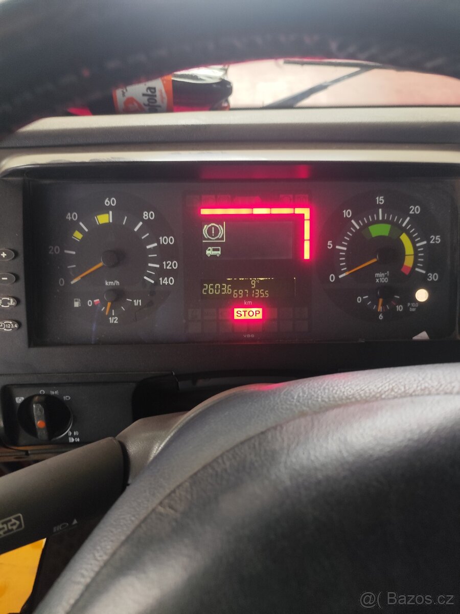 Nosič kontejneru - Mercedes - 4