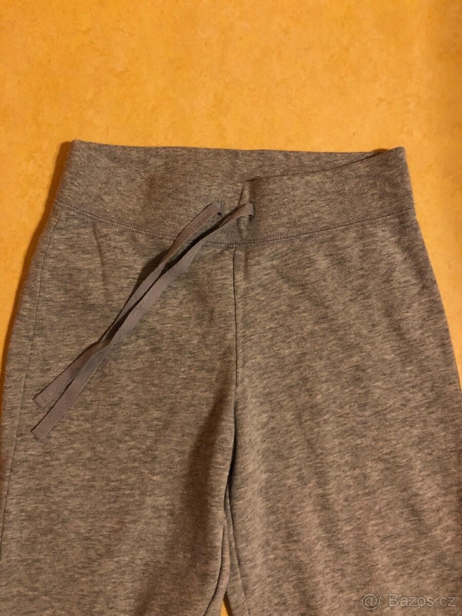 Kvalitní tepláky vel.140 Old Navy - 4