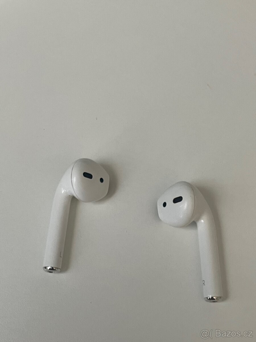Apple Airpods - 4