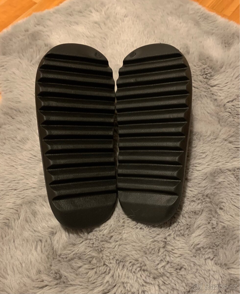 Yeezy Slide černé boty - 4