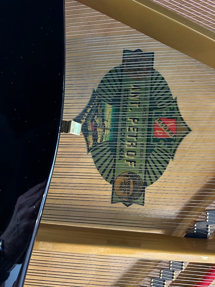 Prodám klavír PETROF - 4