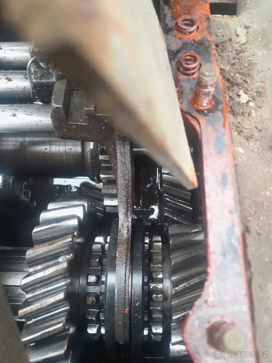 Praga V3S převodovka s vyvodem na navijak - 4