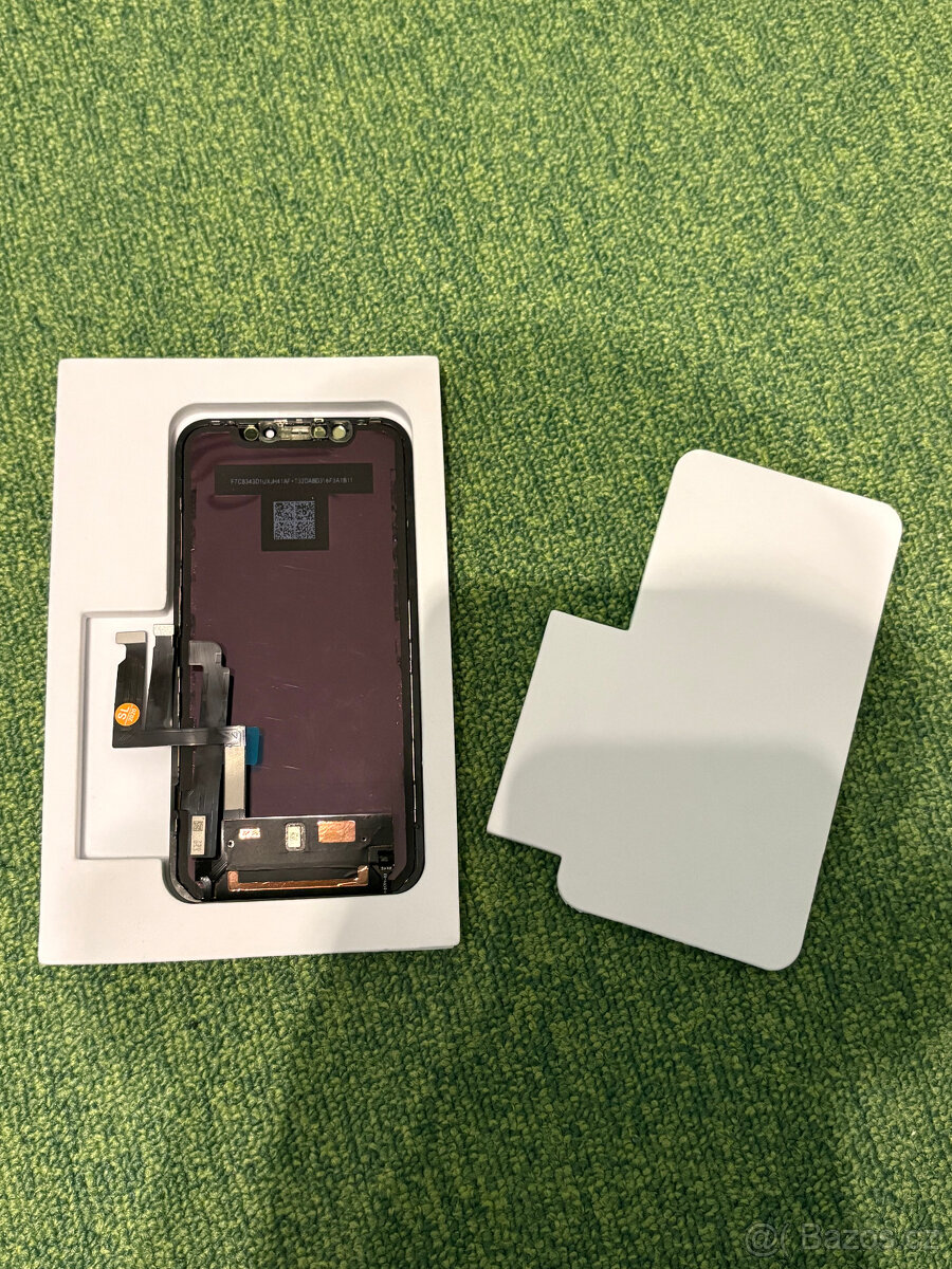 Prodám 9 iPhonů (8, 8 Plus, X, XR a XS Max) - 4