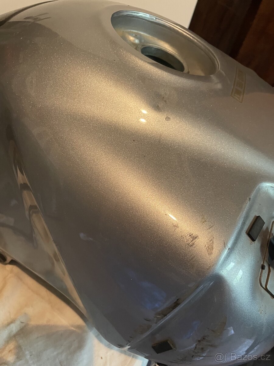 Nádrž Honda cbf 600 - 4