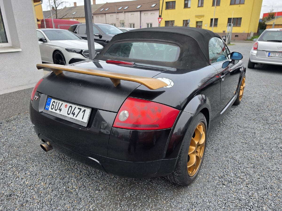 Audi TT
1.8 i - 4