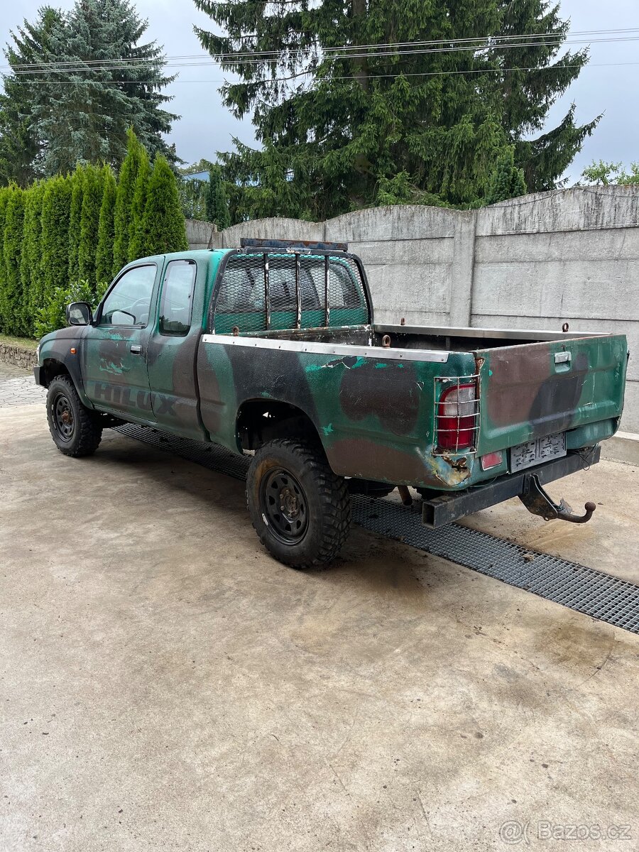 Toyota Hilux 2.4 TD LN 170 ExtraCab