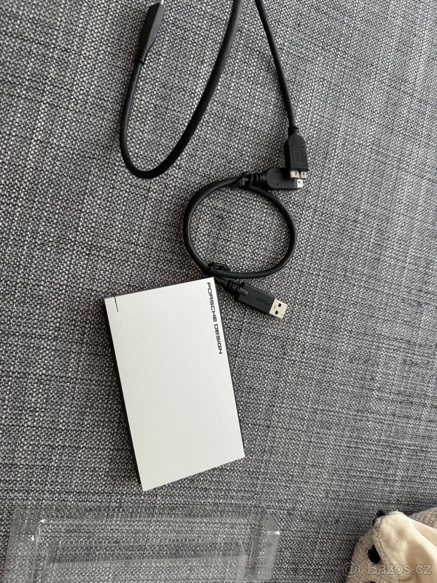 Lacie Porsche Design 1TB USB 3.0 šedý protáhlé - 4