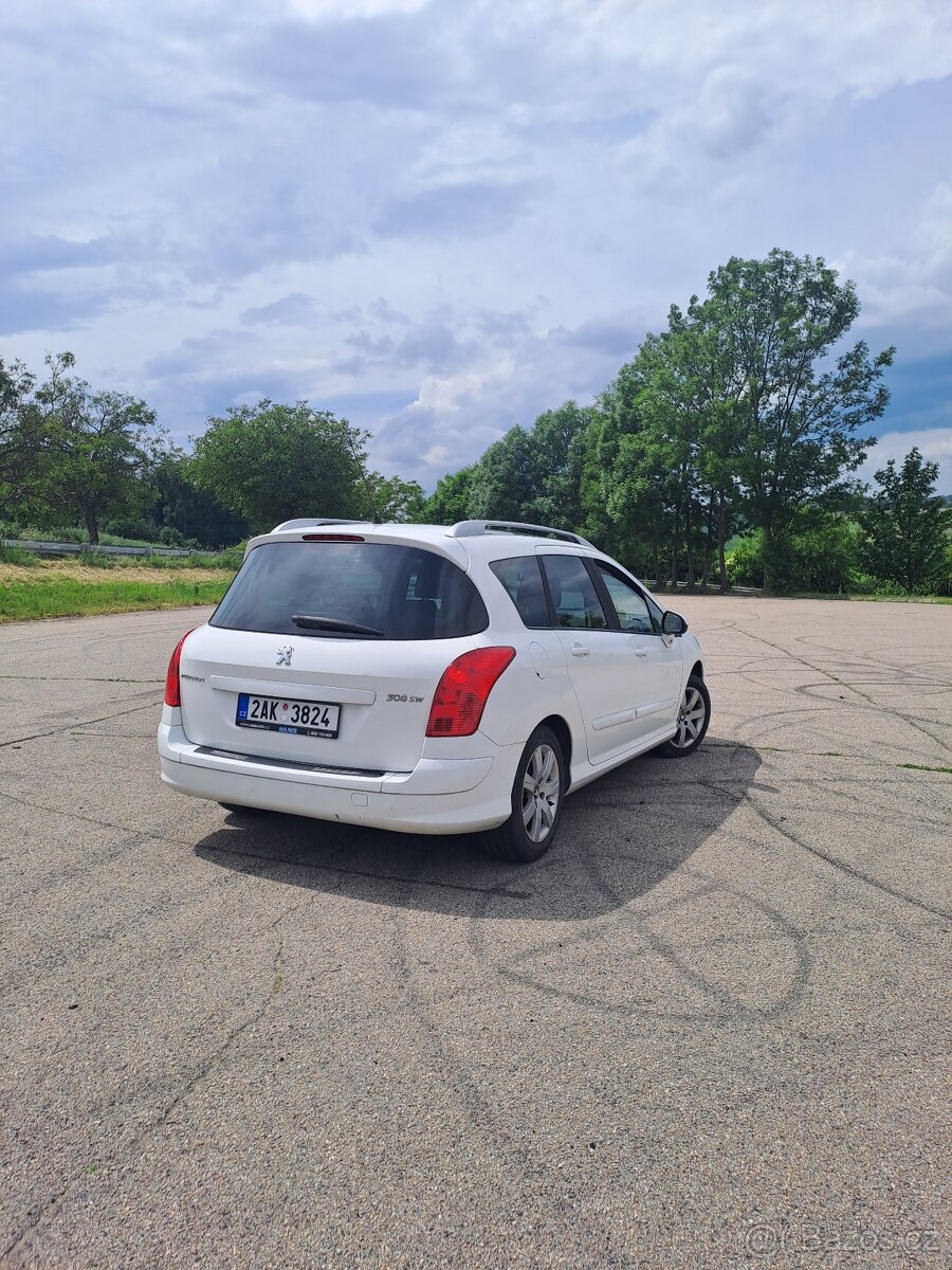 Peugeot 308 SW , rok 2011 , 1.6 benzin - 4