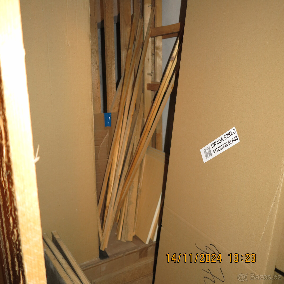 Rozebranou panelákovou vestavnou skřín - 4