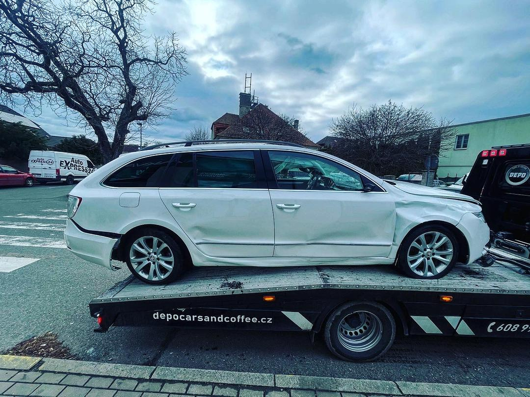 Veškeré náhradní díly Škoda Superb 2 kombi 12 CDVA NHZ LF9E - 4