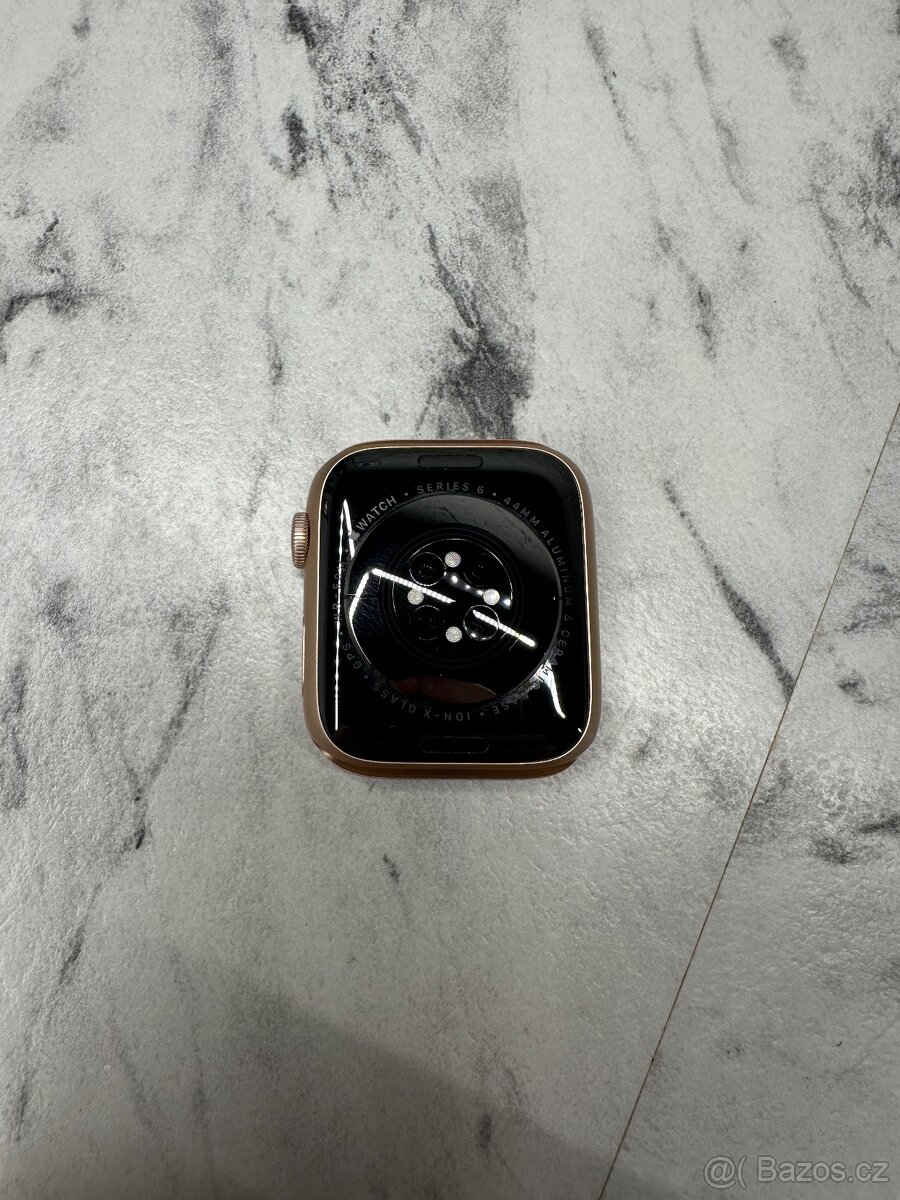 Apple Watch Series 6 44 mm GPS – Gold / Pink Sand, kompletní - 4