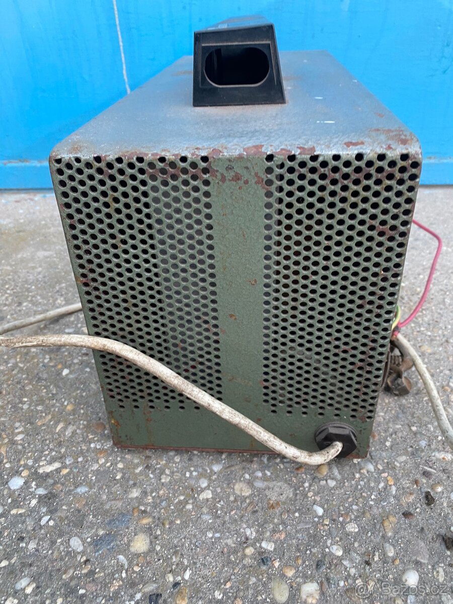 Stará nabíječka na autobaterie - 4