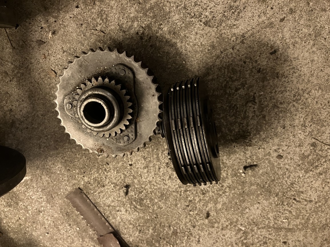 celý spojkový koš na čz 175 - 4