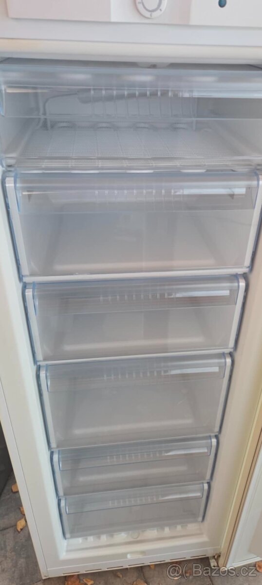 Suplikovy mrazak Bosch - 4
