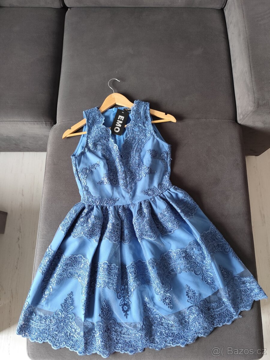 Dámské šaty EMO – modré, krajkové, nové – vel. 38 - 4