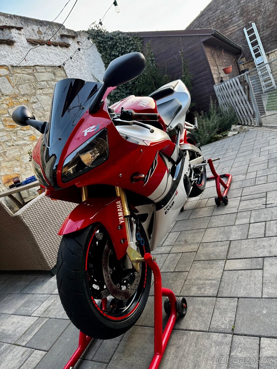 Yamaha R1 1999 RN01 - 4