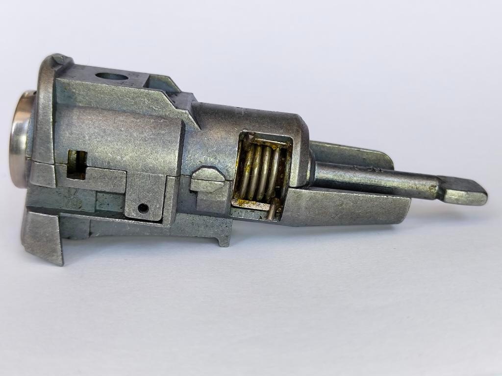 Zámek Škoda Octavia 2 + postavení na váš klíč. Škoda Octavi - 4