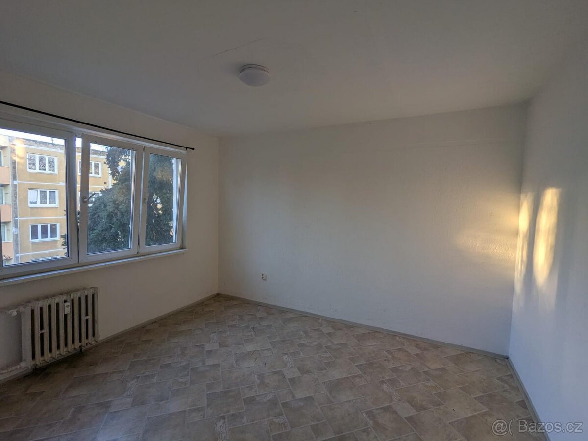 Pronájem bytu 2+1, M. Švabinského 616, Bílina - 4