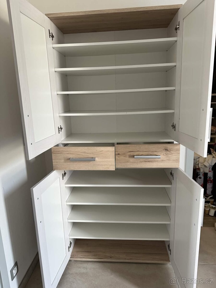Velká skříň / komoda s policemi – moderní design - 4