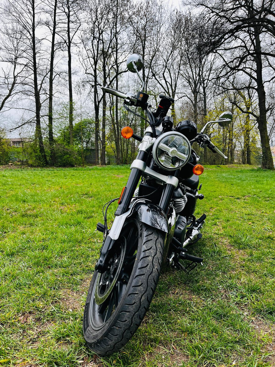 Royal Enfield Super Meteor 650 - černá - 4