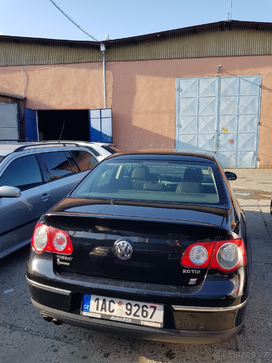 Pronájem pro Uber Volkswagen Passat 2.0 TDI - 4