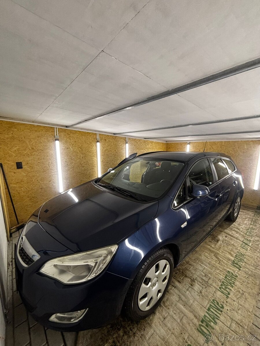 Opel Astra, SportsTourer 1.7 D-servisováno, nová STK - 4