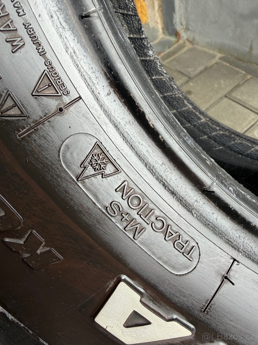 1x BFGoodrich all-terrain T/A KO2 285/70 r17 - 4