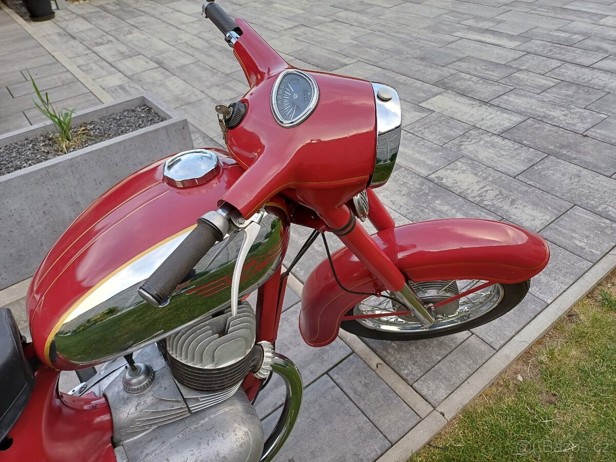 Jawa 350/360 Panelka s TP - 4