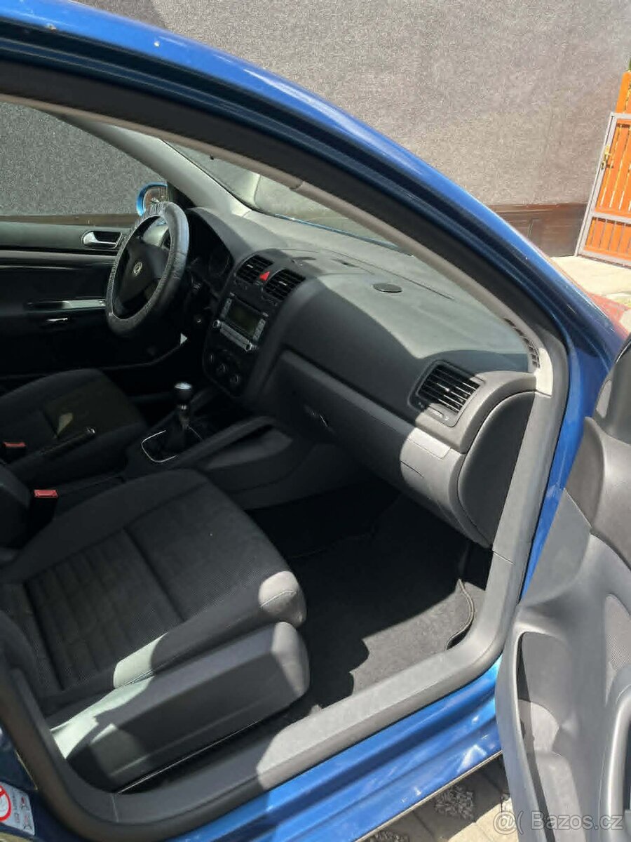 Volkswagen Golf 5 - 4