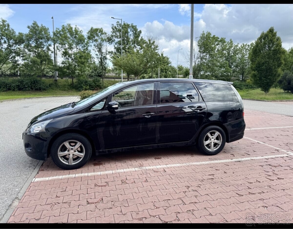Mitsubishi Grandis - 4